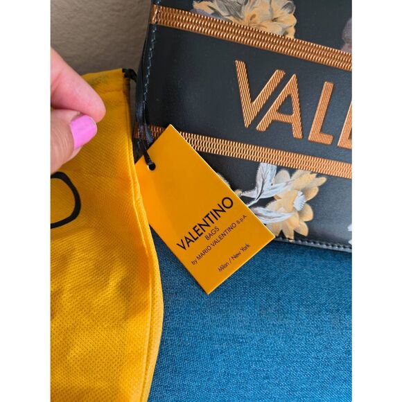 Nwt big Valentino clutch - Picture 2 of 6